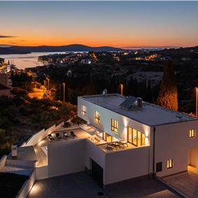 4 Bedroom Villa with Pool near Milna, Brac Island Sleeps 8 